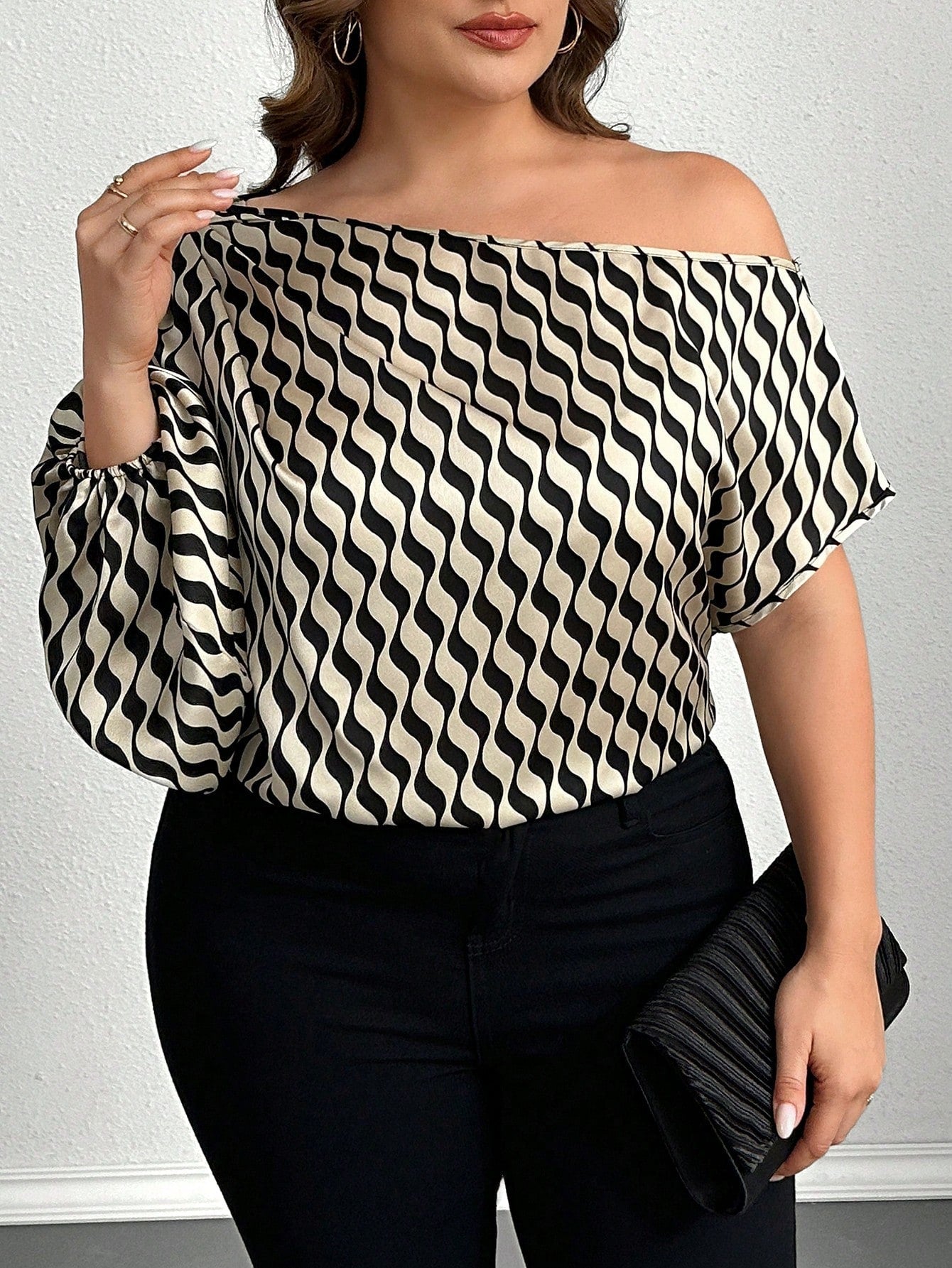 Blusa Plus Size Assimétrica Ariana