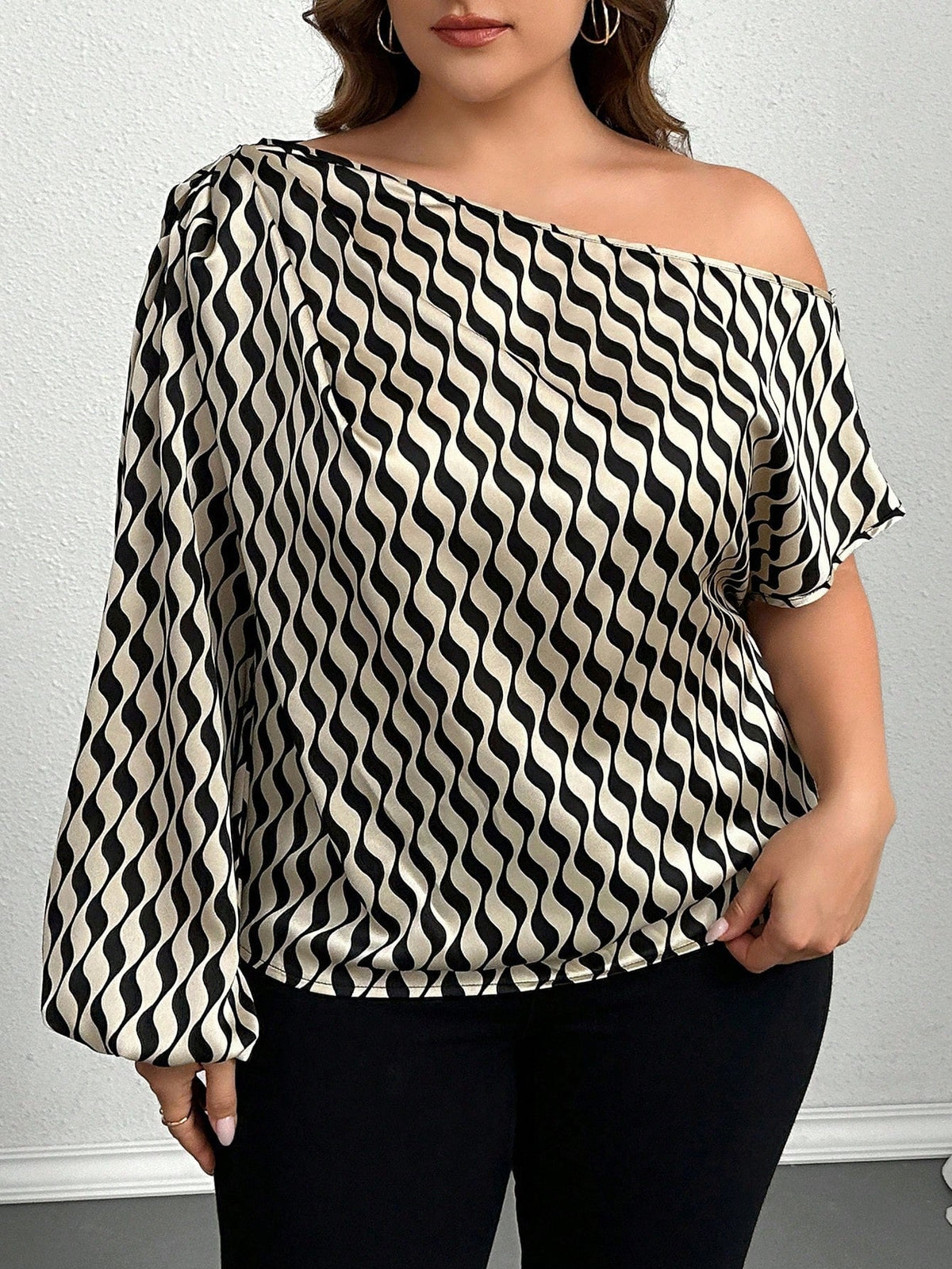 Blusa Plus Size Assimétrica Ariana