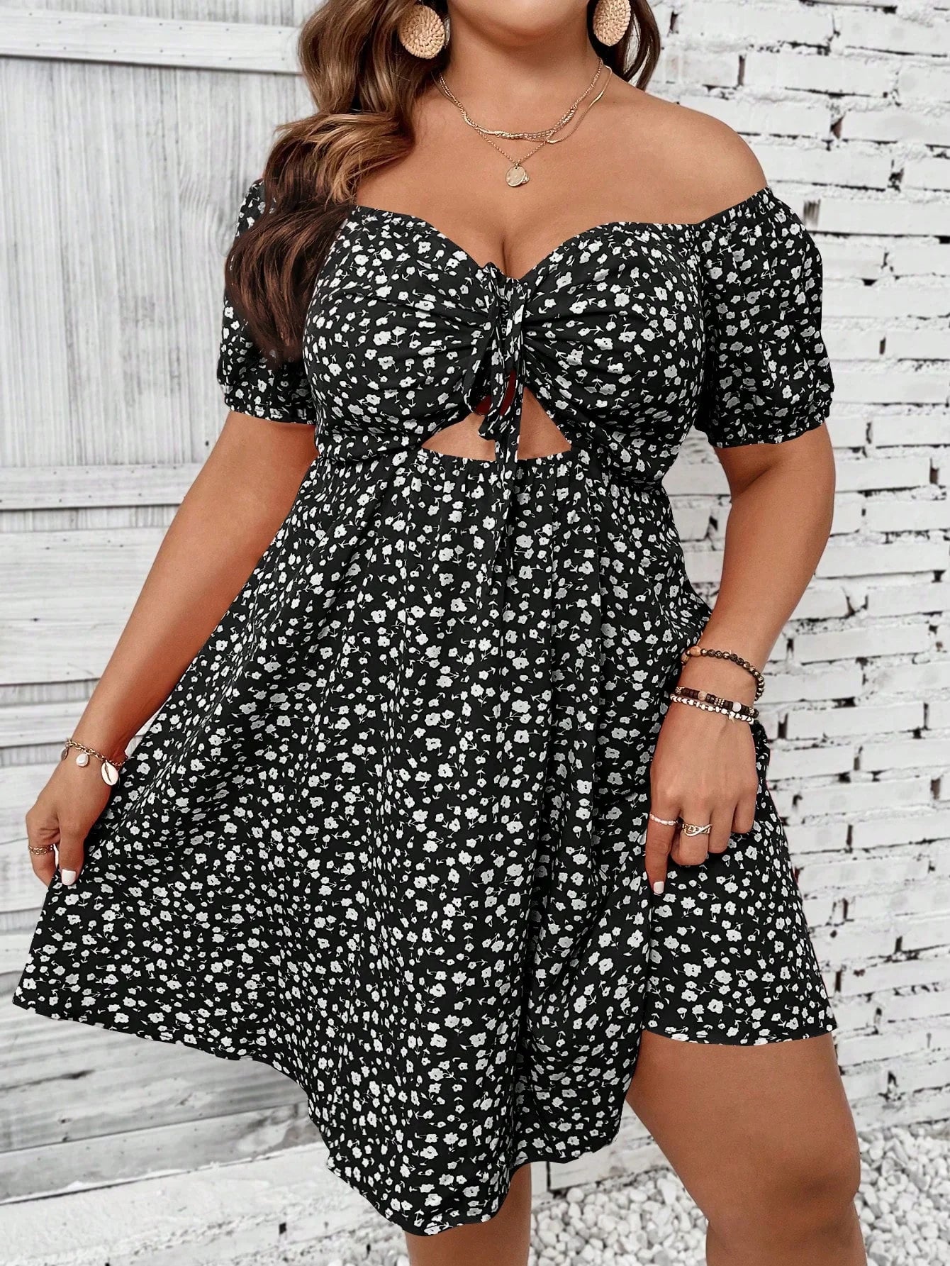 Vestido Ombro a Ombro Plus Size Emma