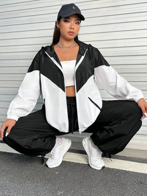 Corta-Vento Plus Size Com Capuz Sophia