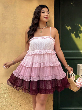 Vestido Curto com Babados Plus Size Savannah