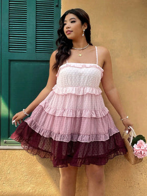 Vestido Curto com Babados Plus Size Savannah