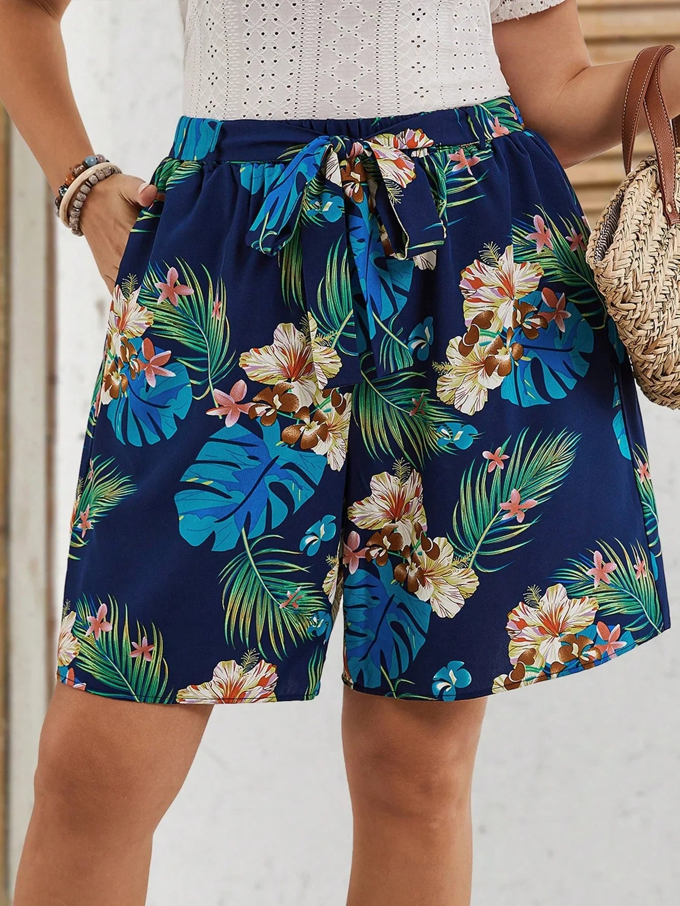 Shorts com Bolsos Plus Size