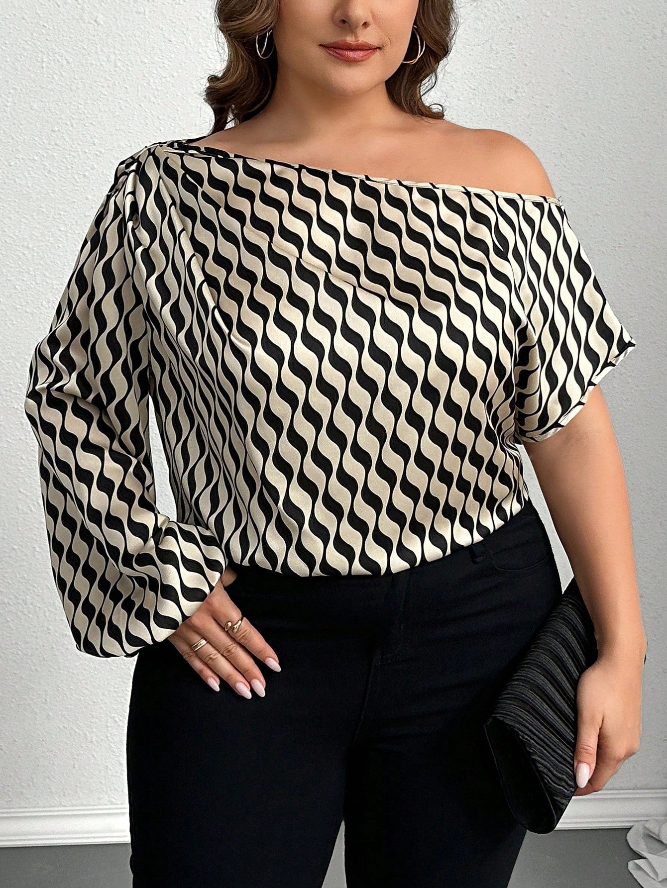 Blusa Plus Size Assimétrica Ariana